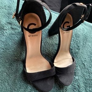 Black guess heels size 7 1/2